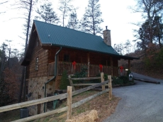 Mark10:27~2mile Pkwy-Dowtown Pigforge-Hotub-Jacz-Wifi-Gameroom.-NO EXTRA FEES