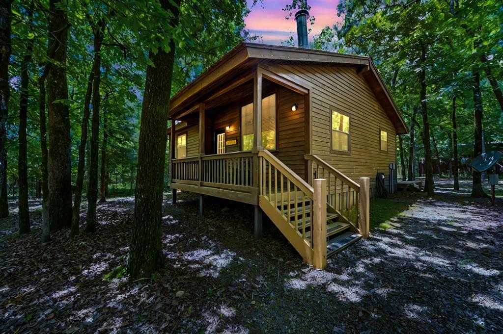2 Bedrooms Cabin Rental in Broken Bow, Oklahoma