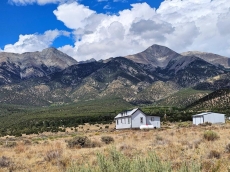 Serene 3BR Mountain Cottage with Stunning Views, Near Great Sand Dunes, Zapata Falls & Alamosa