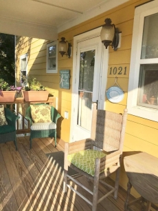 OCEAN FRONT Perfect for Family Groups! FRONT BEACH Screened Porch Huge Deck