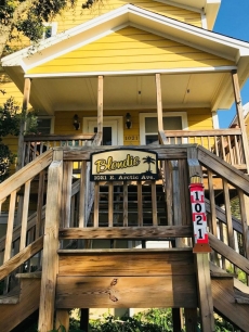 OCEAN FRONT Perfect for Family Groups! FRONT BEACH Screened Porch Huge Deck