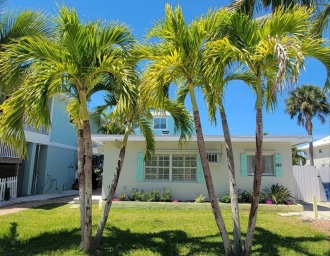 2 BR Oceanfront Cottage Rental in Fort Myers Beach, Florida