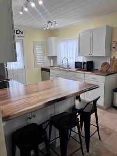 Quaint backyard sanctuary - New pool