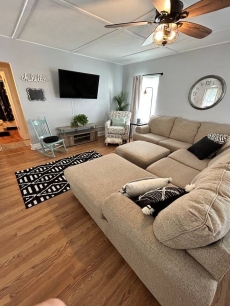 Stonesthrow-whole house 7bds/ 3