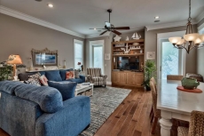 'BeachCastle' 2 Min Walk to Vast White Beaches or Heated Pool/Tennis/Pickleball