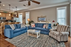 'BeachCastle' 2 Min Walk to Vast White Beaches or Heated Pool/Tennis/Pickleball