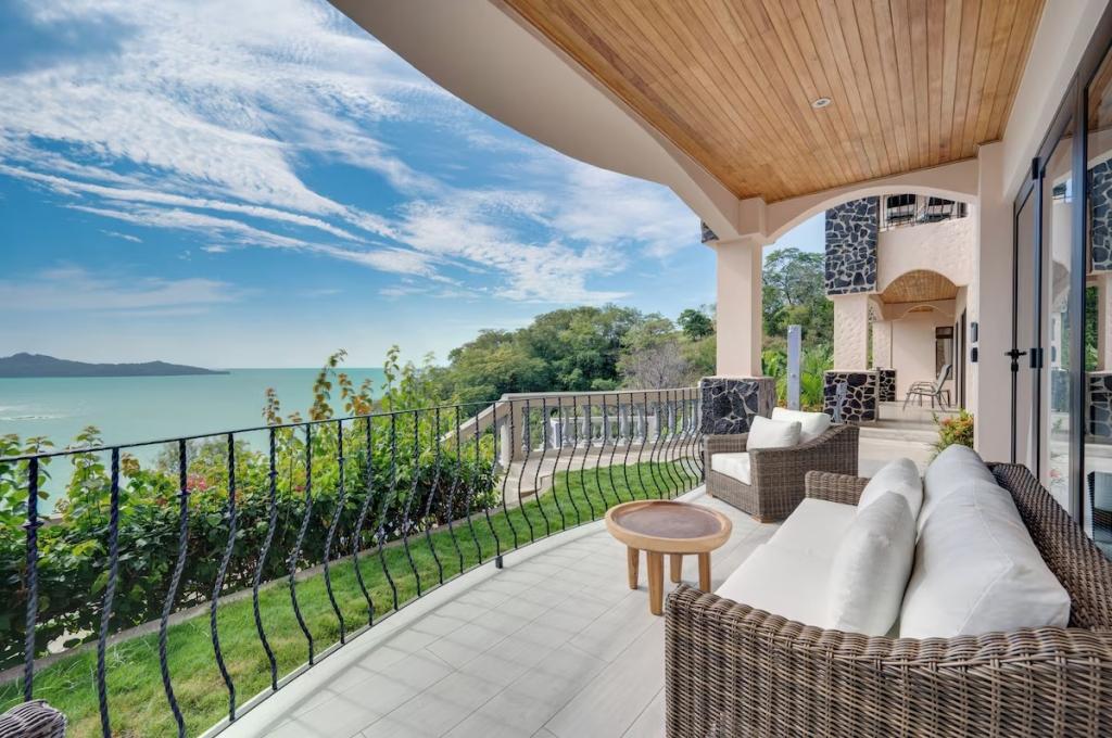 1 Bedroom Oceanfront Condo Rental in Playa Flamingo, Costa Rica