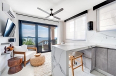 Romantic Getaway with Stunning Panoramic Ocean Views, Amazing Sunsets