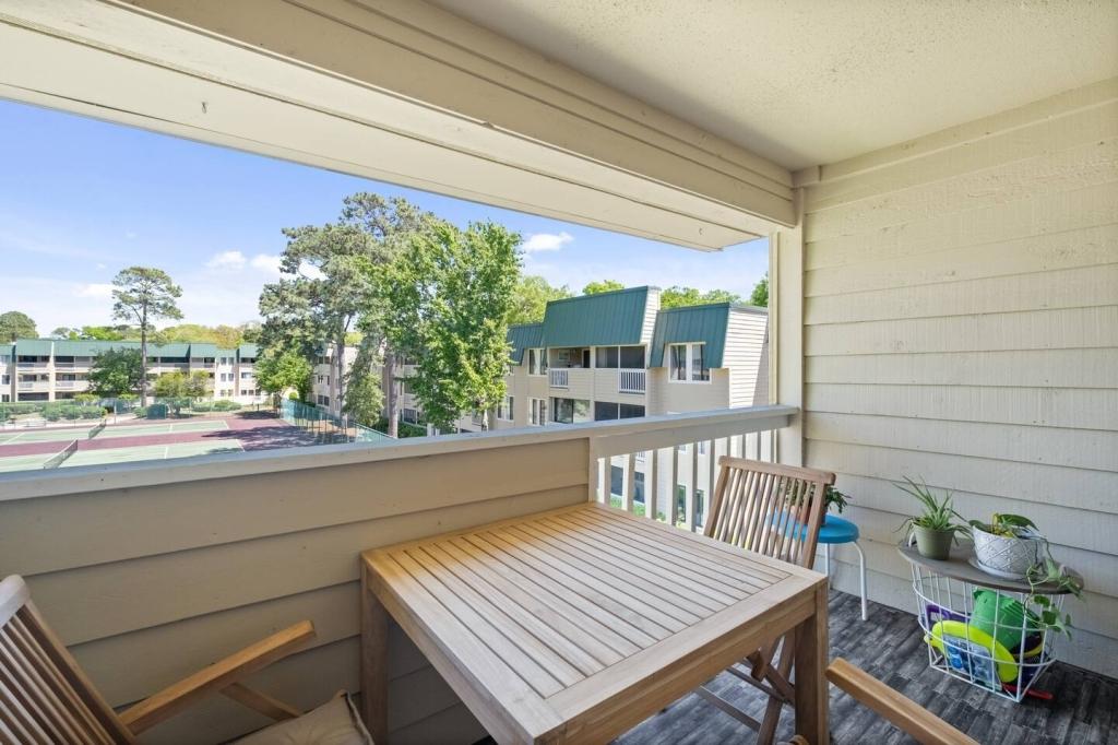 2 Bedrooms Beachfront Condo Rental in Hilton Head Island, South Carolina