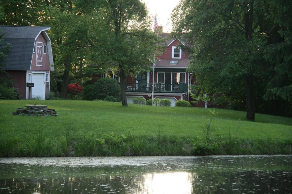 4 Bedrooms Beachfront, Cottage Rental in Pennsylvania, United States of America