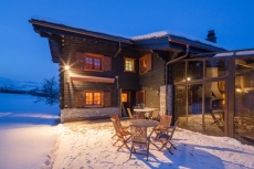 Chalet, 17-20 people, near town center and ski slopes