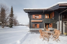 Chalet, 17-20 people, near town center and ski slopes