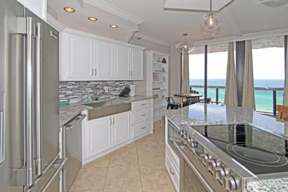 2 Bedrooms Apartment Rental in Miramar Beach, Florida