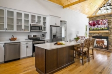 The Farmhouse - Bear Tracts Vacation Cabins