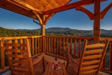 Bear Splash Adventure - Bear Tracts Vacation Cabins