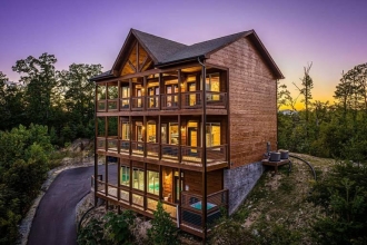 3 BR Private Pool Cabin Rental in Pigeon Forge, Tennessee