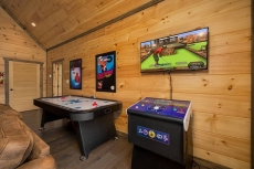 Poolside Views in Dreamland - Bear Tracts Vacation Cabins