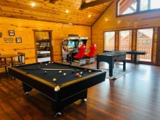 8 BR Pet-Friendly Cabin Rental