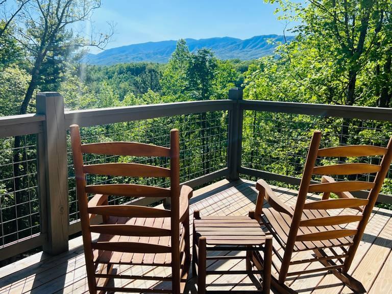 4 Bedrooms Cabin Rental in Sevierville, Tennessee