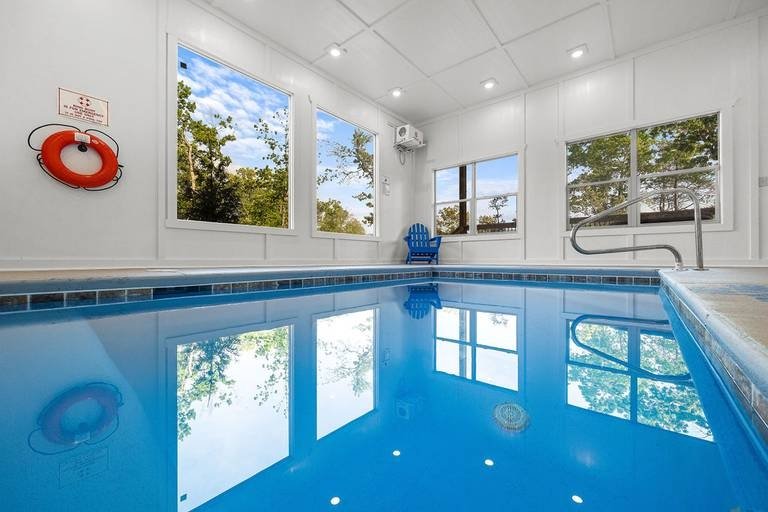 5 Bedrooms Cabin Rental in Sevierville, Tennessee