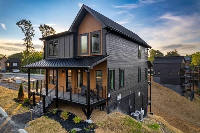 6 Bedrooms Cabin Rental in Sevierville, Tennessee