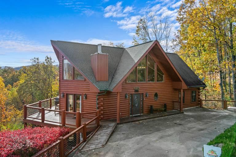 5 Bedrooms Cabin Rental in Sevierville, Tennessee