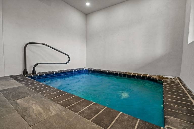 2 Bedrooms Cabin Rental in Sevierville, Tennessee