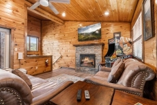 Cedar Splash - Bear Tracts Vacation Cabins