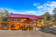 Cedar Splash - Bear Tracts Vacation Cabins