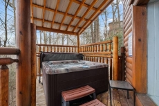Cherokee Pool Lodge - Bear Tracts Vacation Cabins