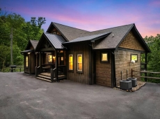 The Bear Shack - Bear Tracts Vacation Cabins