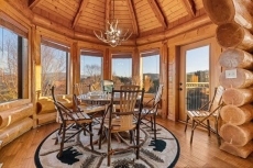 Heaven's Gates - Bear Tracts Vacation Cabins