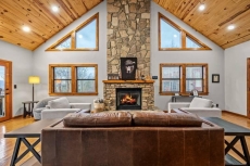 Bearded Bear Lodge - Bear Tracts Vacation Cabins