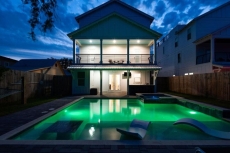 Top Gun: Pet Friendly! Golf Cart Included!