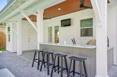 Top Gun: Pet Friendly! Golf Cart Included!