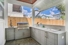 Top Gun: Pet Friendly! Golf Cart Included!