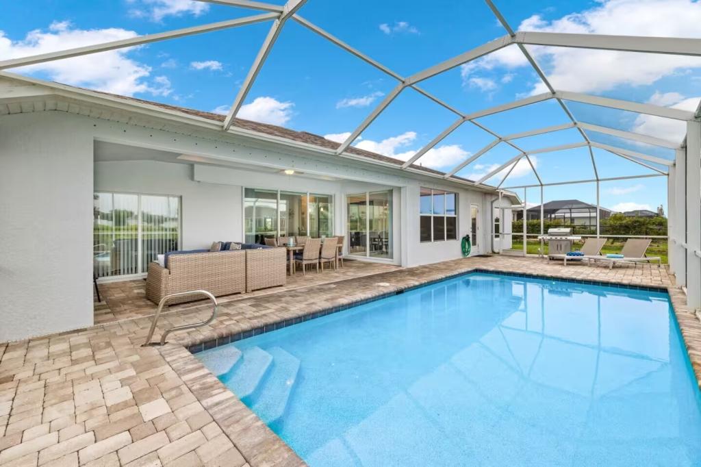 4 Bedrooms House Rental in Cape Coral, Florida