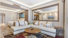 Lux Beachfront Hotel Condo: Upscale & Central