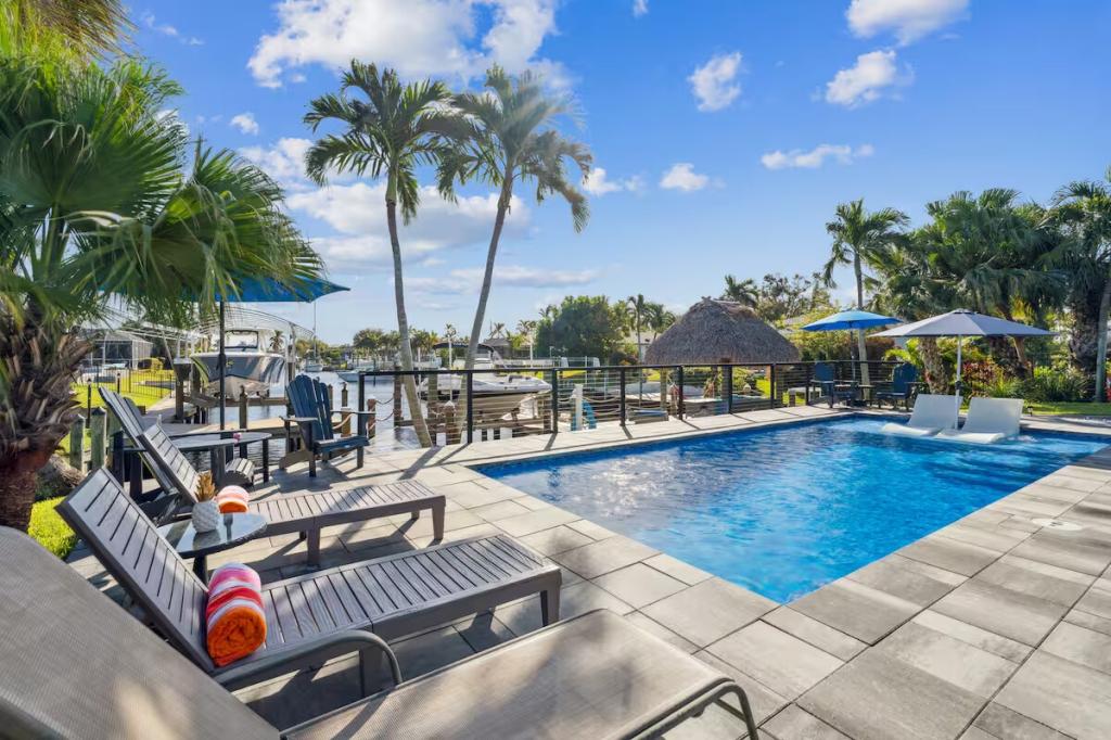 3 Bedrooms Pet Friendly Villa Rental in Cape Coral, Florida