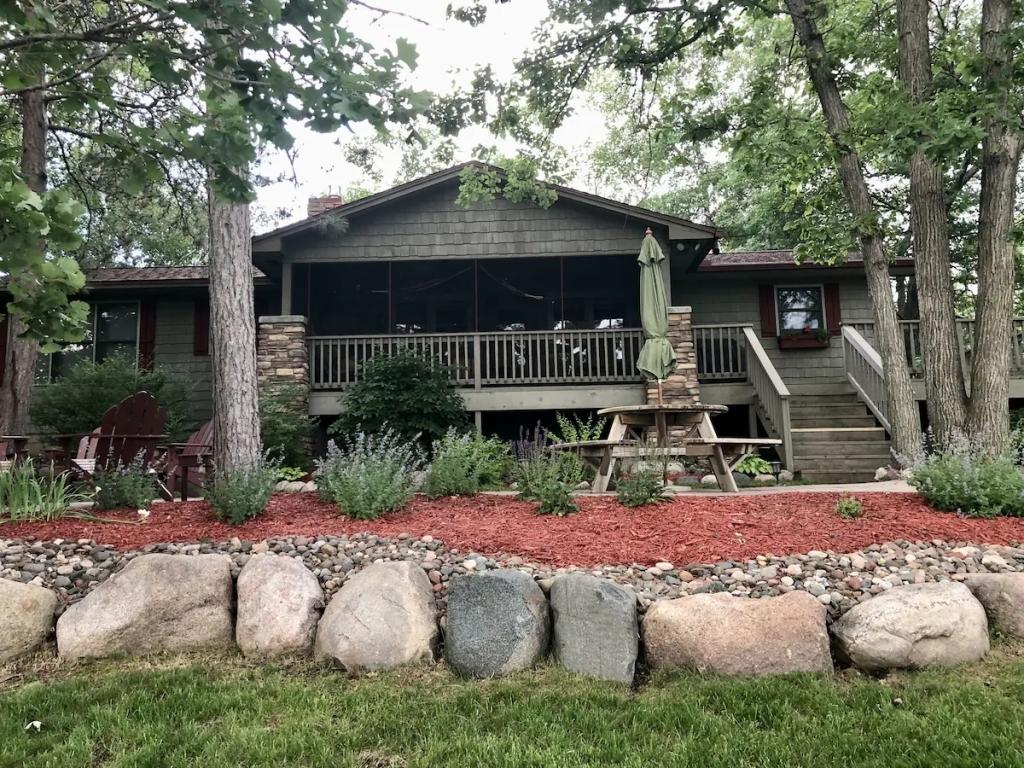 4 Bedrooms Lakefront Cabin Rental in Crosslake, Minnesota