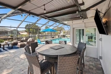 The Salty Pelican Retreat – Gulf Access & Hot Tub