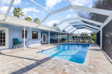 The Blue Palm Escape — Stylish & Pet Friendly