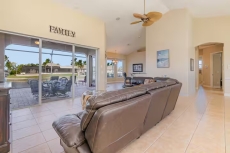 Rose Lake Escape – Gulf Access & Pet Friendly