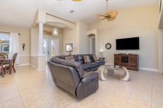 Rose Lake Escape – Gulf Access & Pet Friendly