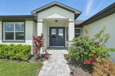 Cape Haven - Heated Pool & Sleeps 12