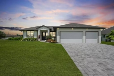 Cape Haven - Heated Pool & Sleeps 12