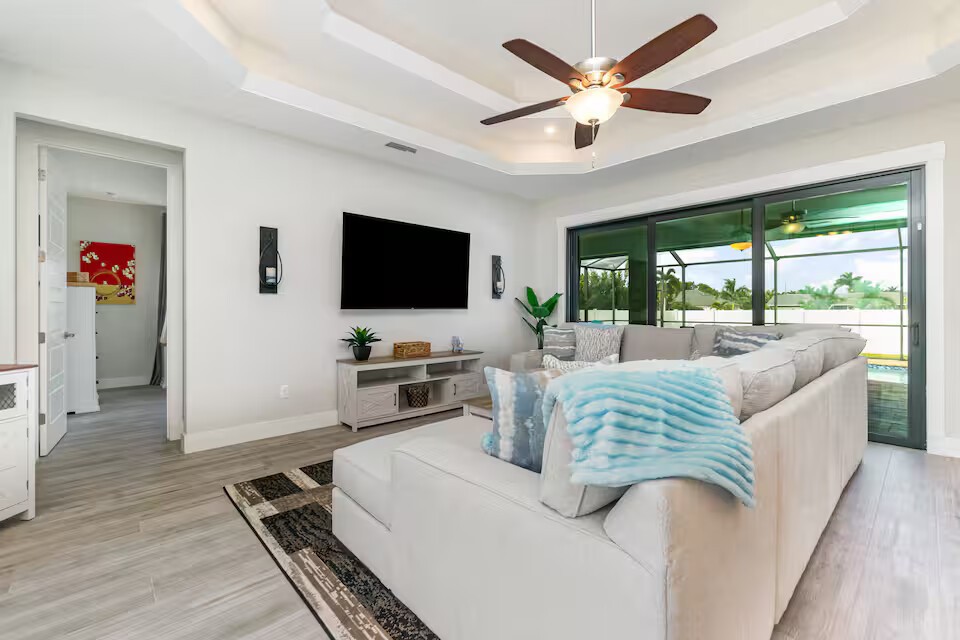 3 Bedrooms Condo Rental in Cape Coral, Florida