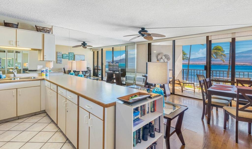 1 Bedroom Beachfront Condo Rental in Wailuku, Hawaii