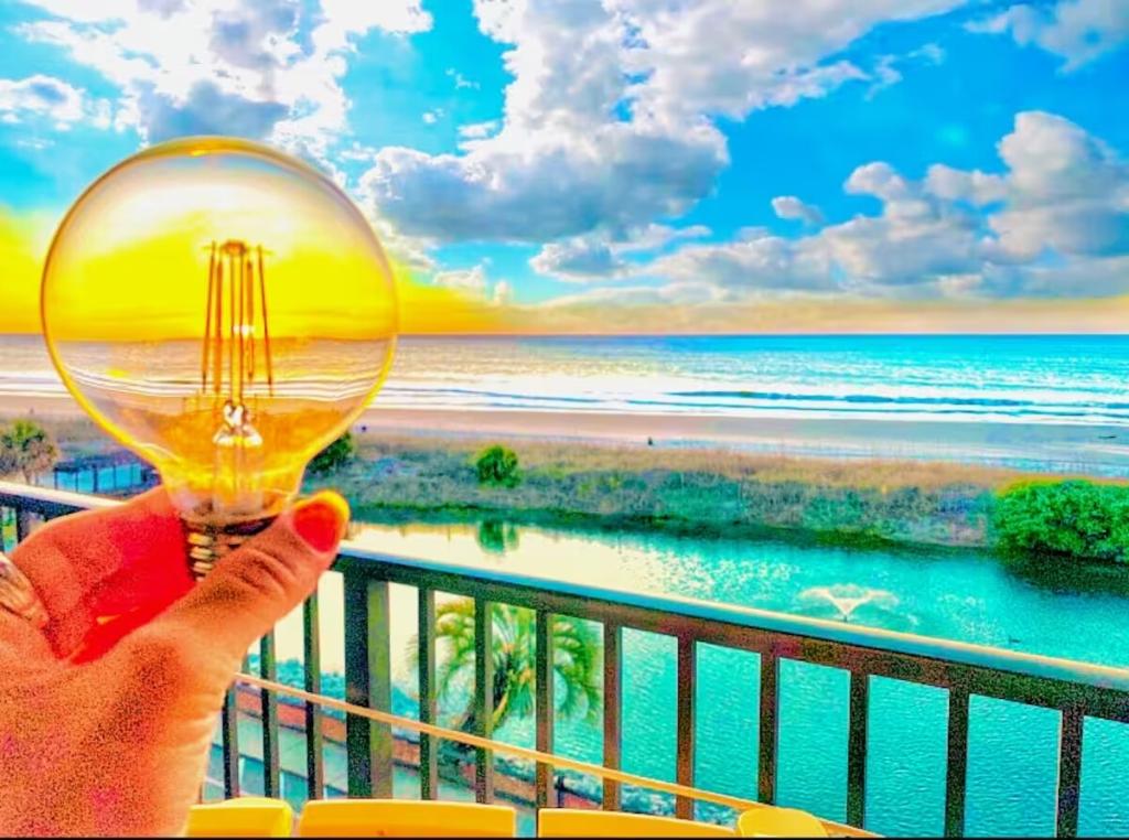 4 Bedrooms Beachfront Condo Rental in Myrtle Beach, South Carolina