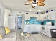 Oceanfront condo-stunning views, pool, sauna & tub